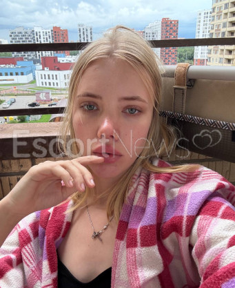 Photo escort girl Esenia: the best escort service