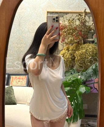 Photo escort girl Karin: the best escort service