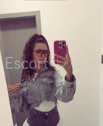 Photo escort girl Esther: the best escort service