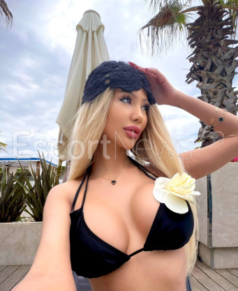 Photo escort girl BARBIE MONIKA : the best escort service